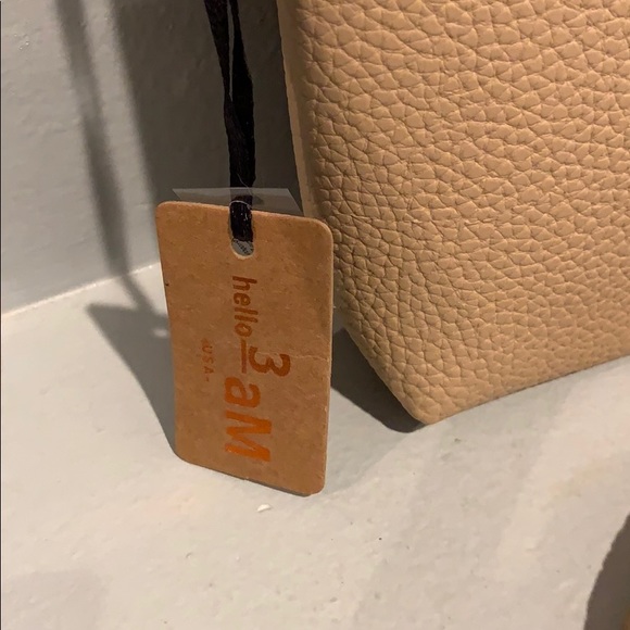 hello 3aM Tan Pebble Leather Crossbody Purse NWT - Picture 11 of 11